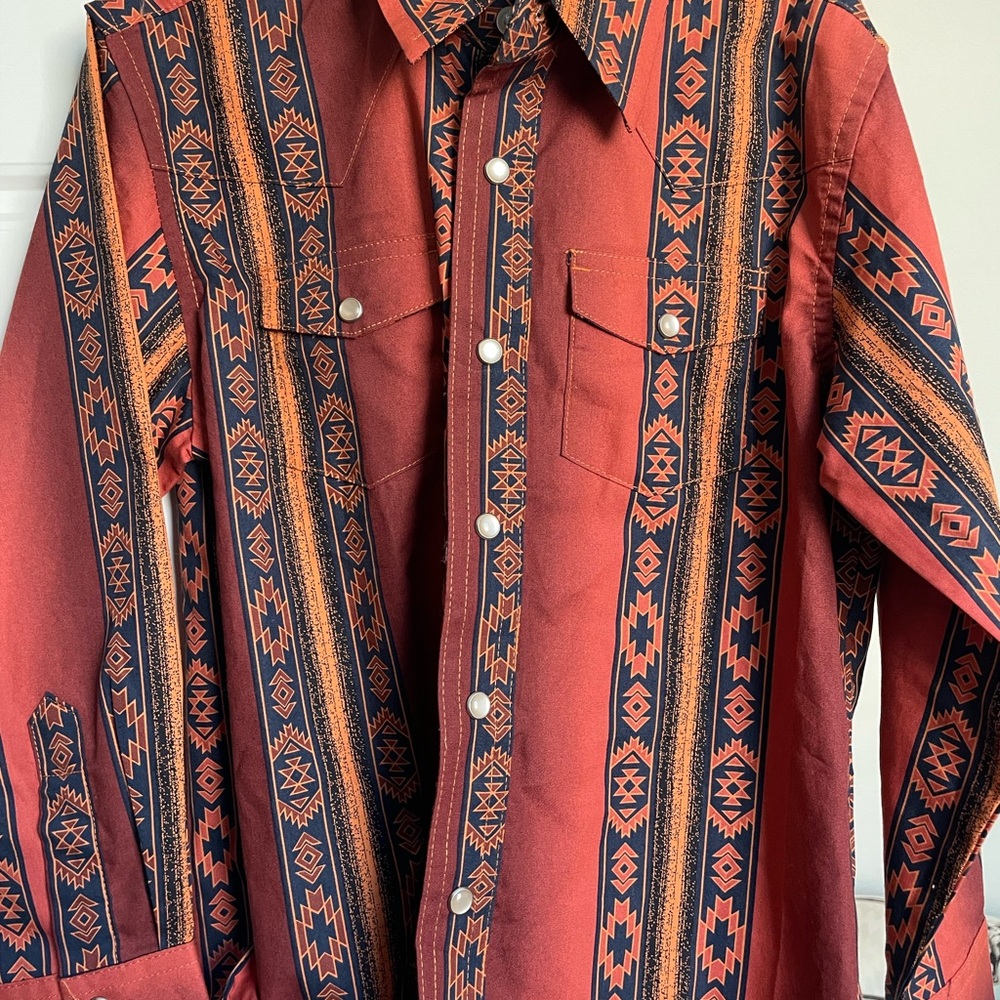 Wrangler Red and Black Patterned Button Down Shirt